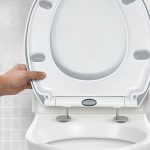 CUQOO Wc-bril met softclosemechanisme en snelsluiting, ovale toiletbril in wit, verstelbaar, antislip, eenvoudige reiniging, universele pasvorm voor standaard toiletten