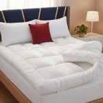 MistyMorning Matras Topper Tweepersoonsbed 4 Inch/10cm - Hotelkwaliteit, Ultra-Zacht Hypoallergeen Zwaar Gevulde Microvezel, Elastische Riemen - Bescherming Tegen Huisstofmijt (Tweepersoons (135x190+